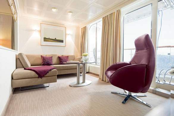 Hapag Lloyd Cruises MS Europa Penthouse Deluxe Suite 4.jpg